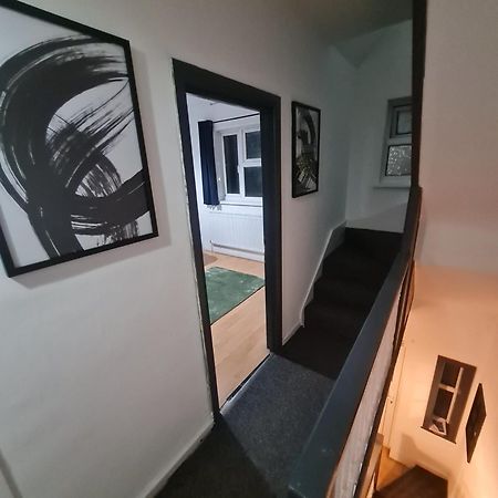 Colebert Avenue Apartment Лондон Екстериор снимка