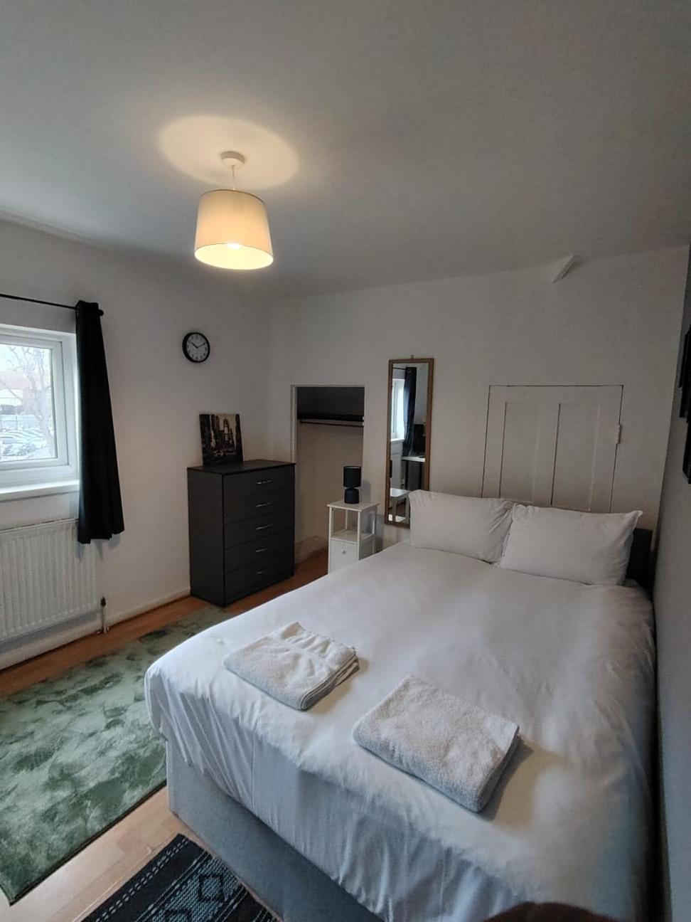 Colebert Avenue Apartment Лондон Екстериор снимка
