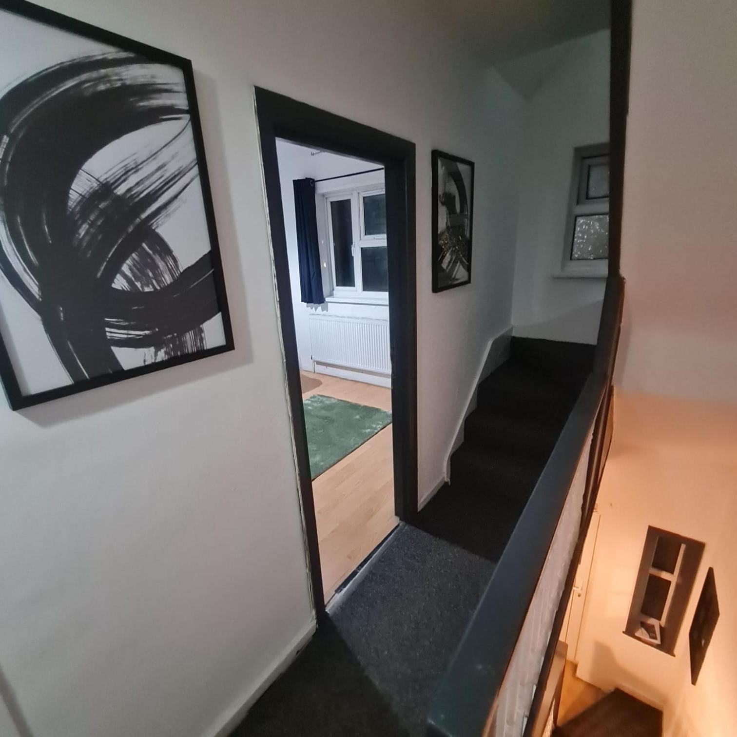 Colebert Avenue Apartment Лондон Екстериор снимка