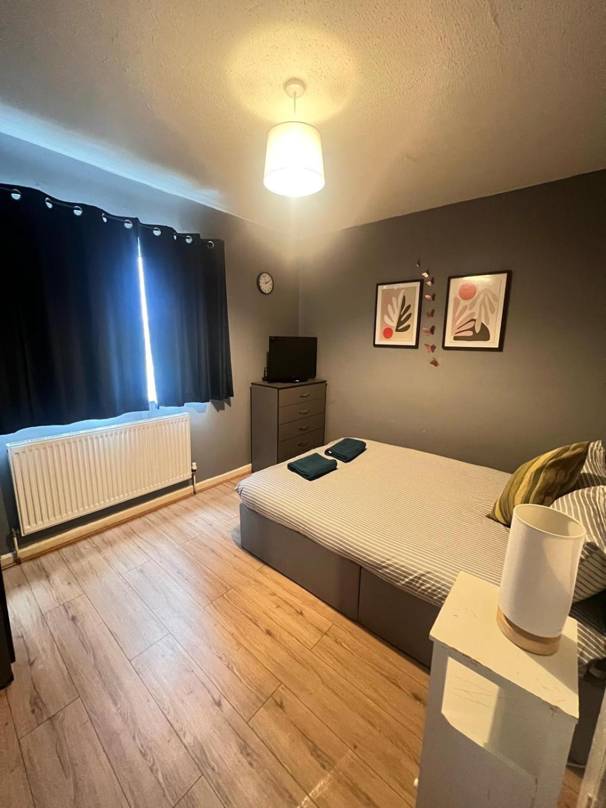 Colebert Avenue Apartment Лондон Екстериор снимка