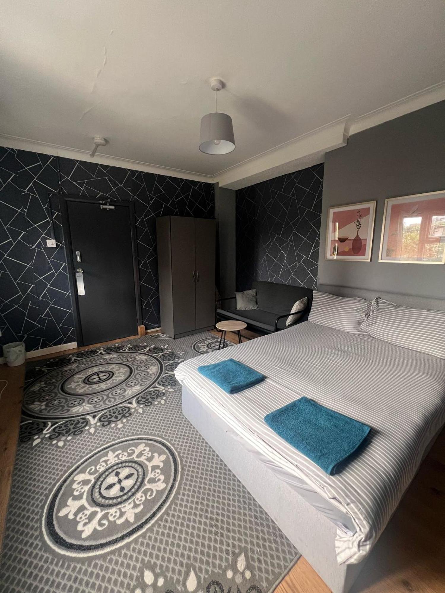 Colebert Avenue Apartment Лондон Екстериор снимка
