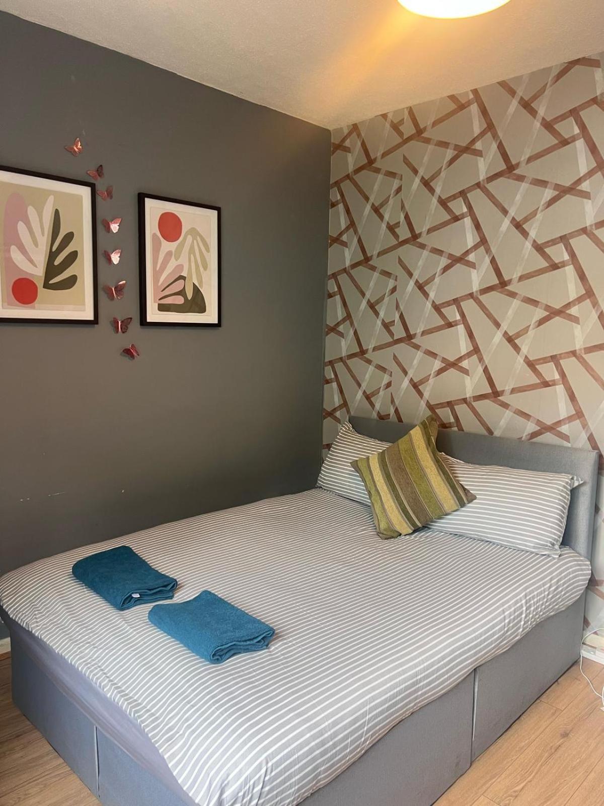 Colebert Avenue Apartment Лондон Екстериор снимка