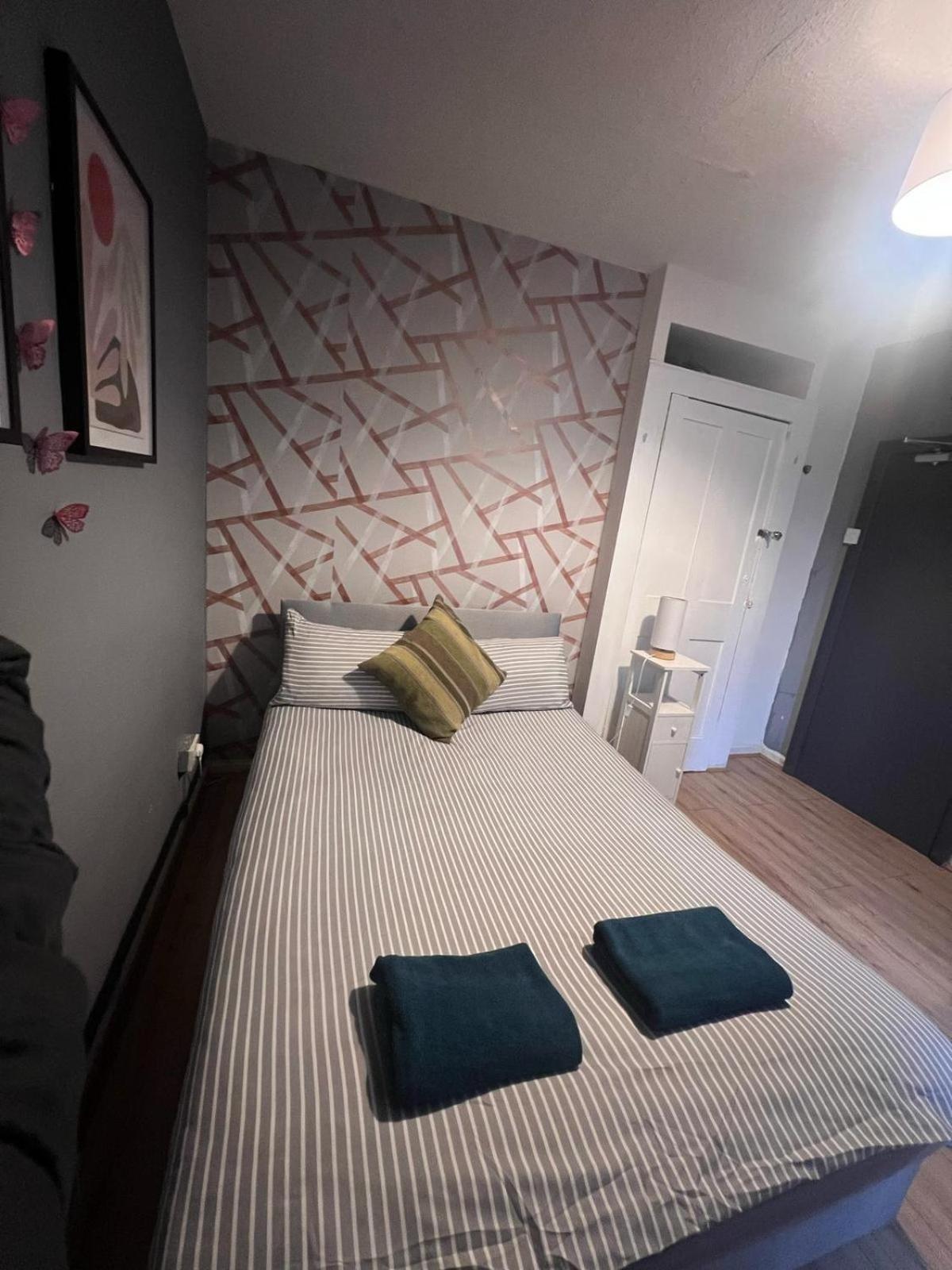 Colebert Avenue Apartment Лондон Екстериор снимка